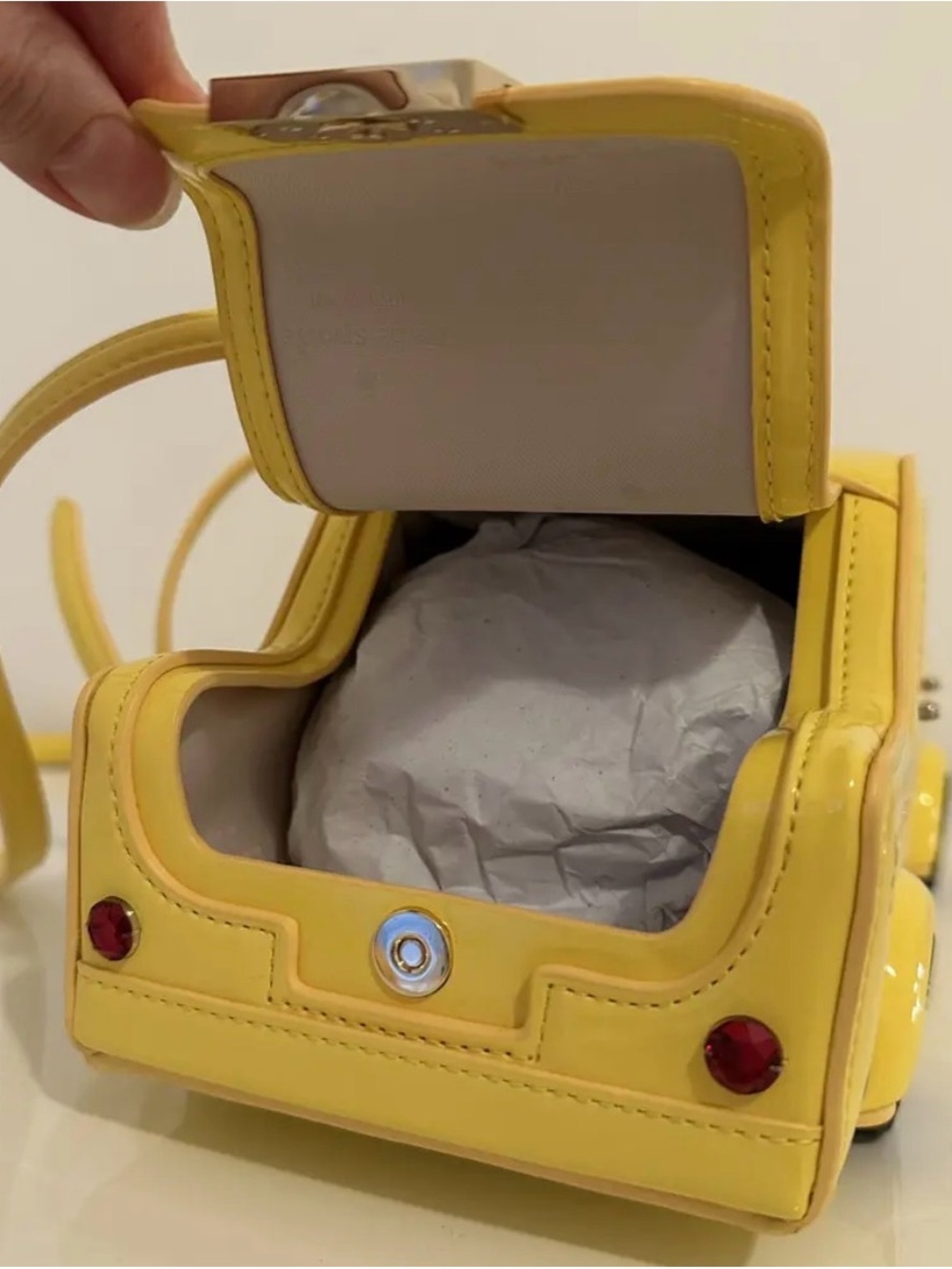 Kate Spade Novelty Taxi Bag, NWT and bag charm - Picture 5 of 9